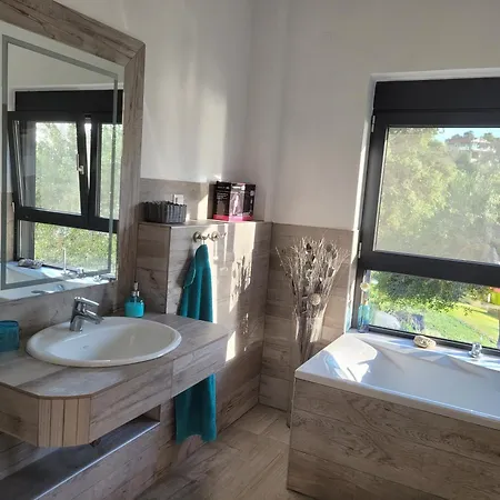 Olivia Apartment Pentati